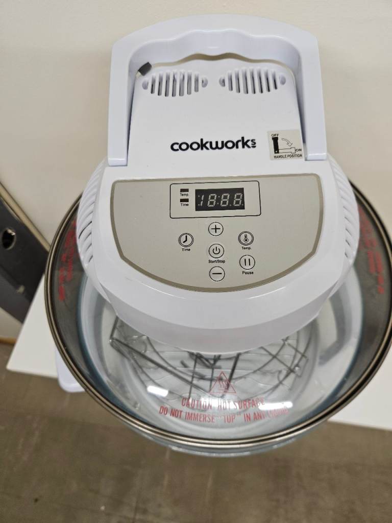 Halogen cooker