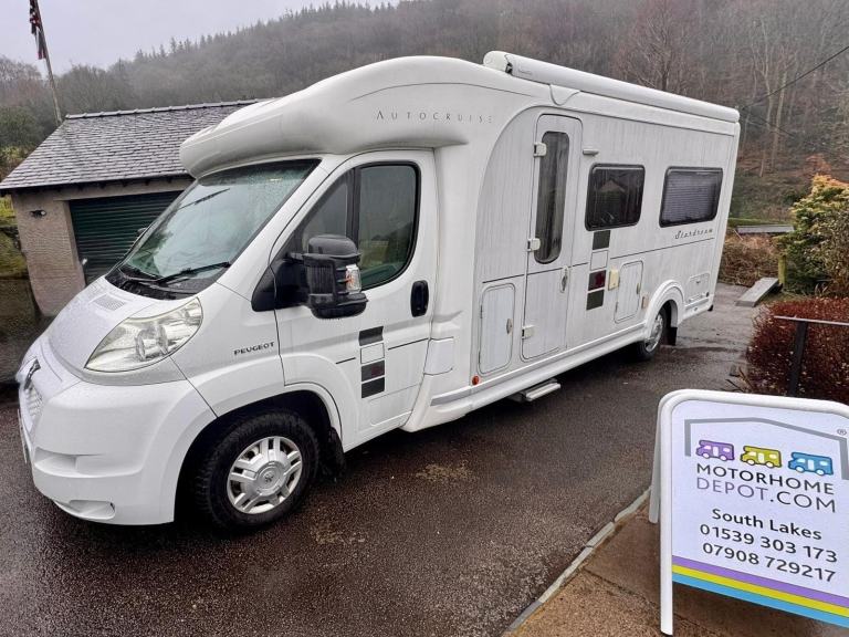 Autocruise Stardream 2008. Peugeot 2.2 Low Profile, Rear Lounge, Al-Ko chassis