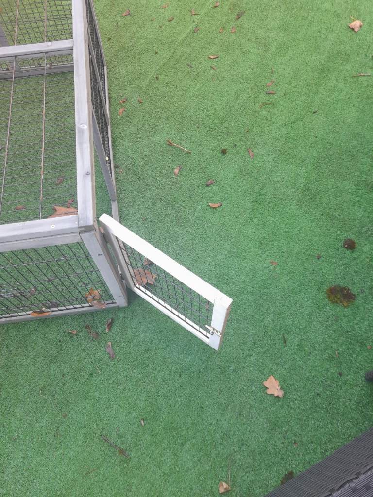 Out door pet cage/run