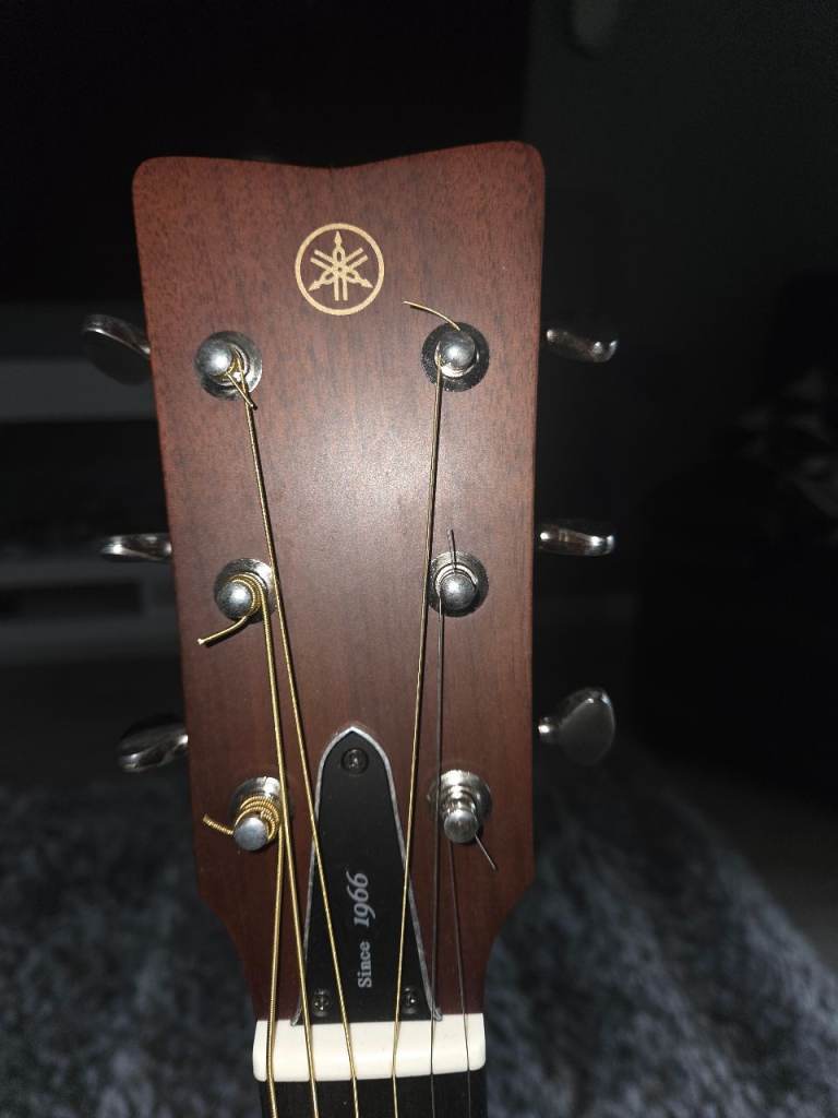 Yamaha fs3 acoustic guitar 