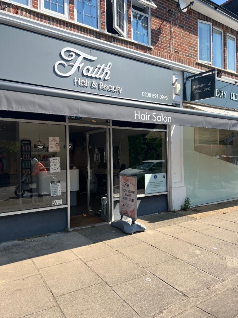 Hairdressing chair to rent