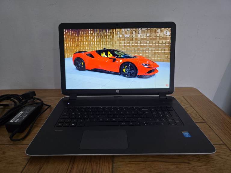 Hp pavilion 17" Laptop Core i3 256GB SSD beats audio sound Win 11 pro