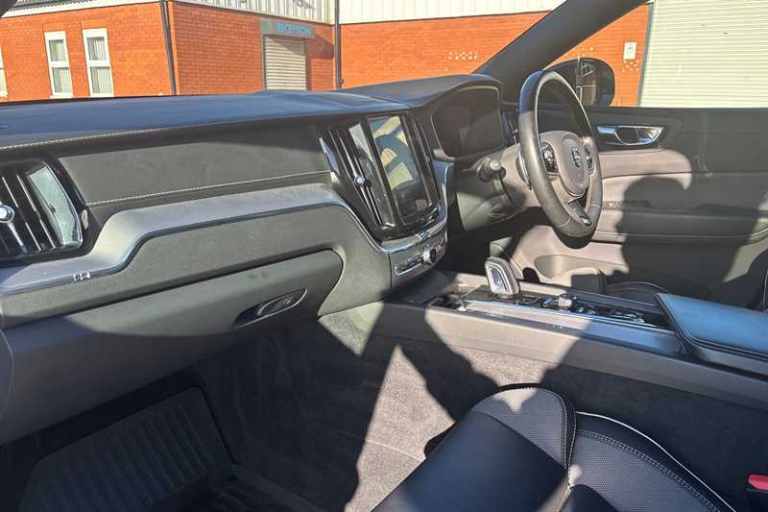 2020 Volvo XC60 2.0 T8 [390] Hybrid R DESIGN Pro 5dr AWD G tronic ESTATE PETROL/ELECTRIC Automatic