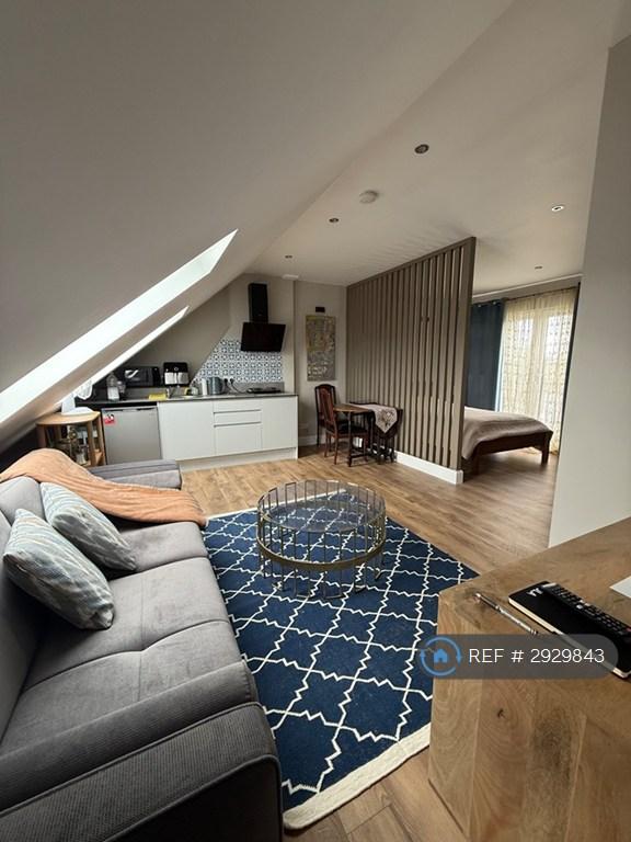 Studio flat in Rectory Rd, Kent, BR3 (#2929843)