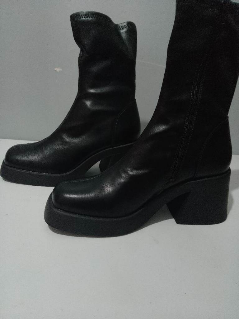 ASOS DESIGN Radiate mid-heel boots in black size 11