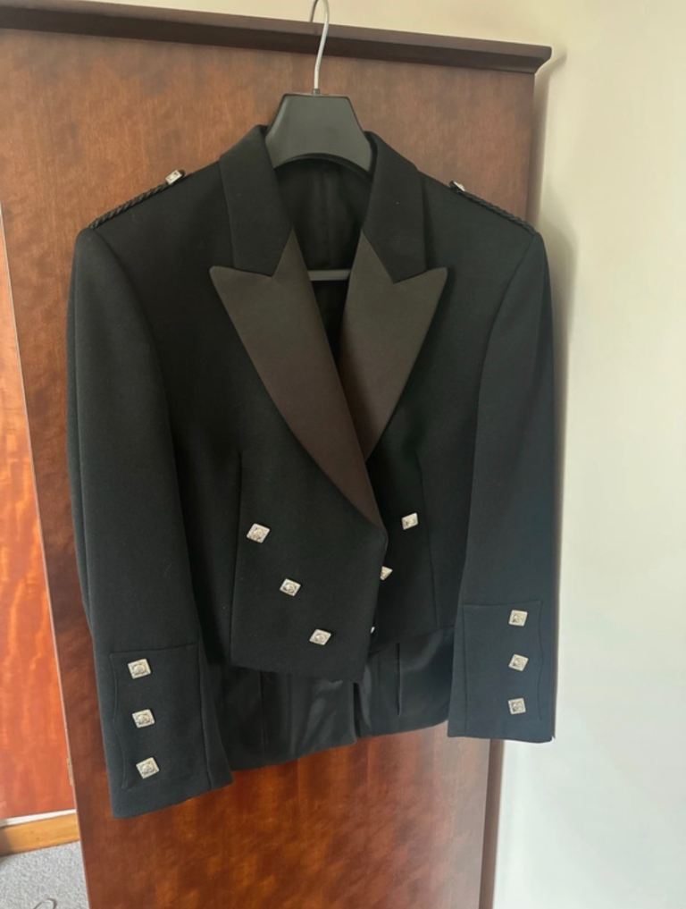 Black Kilt Jacket and Belt with tartan trous - Good Condition