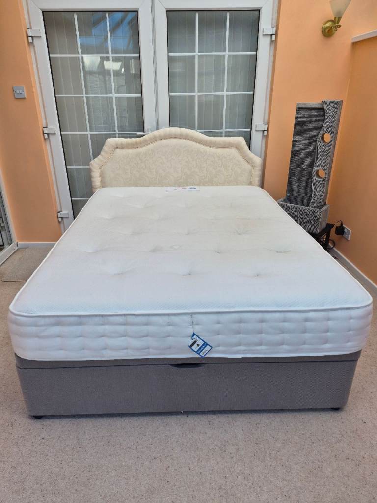 Kingsize Ottoman Bed (Base and Mattress) – Good Condition
