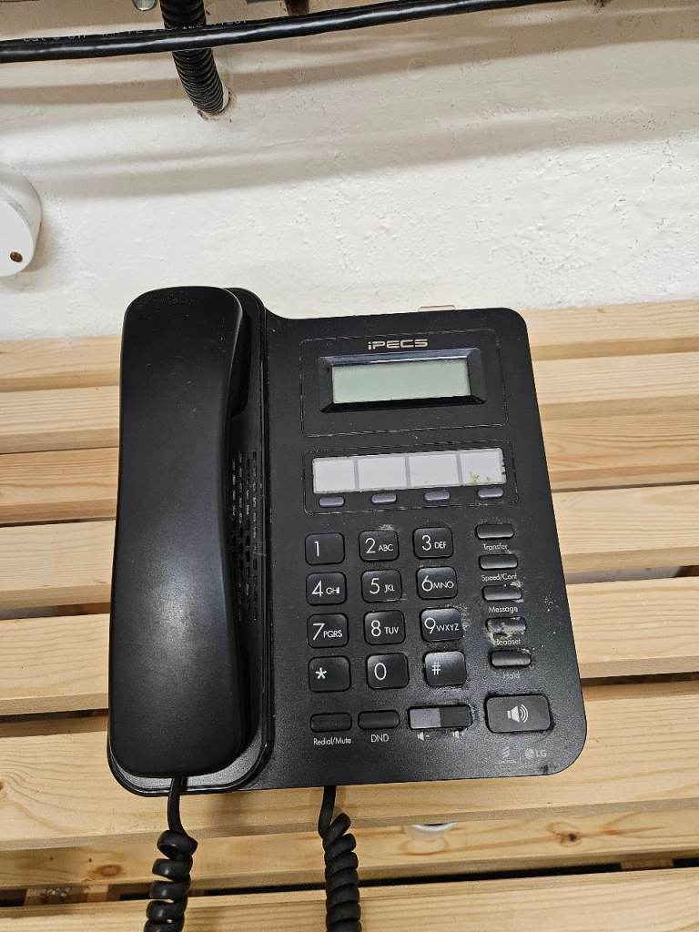iPECS LG LIP-9020 IP Phone – Black, Good Condition