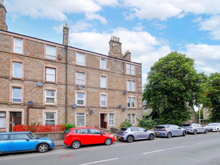 Flat to rent Clepington Rd Top Floor 