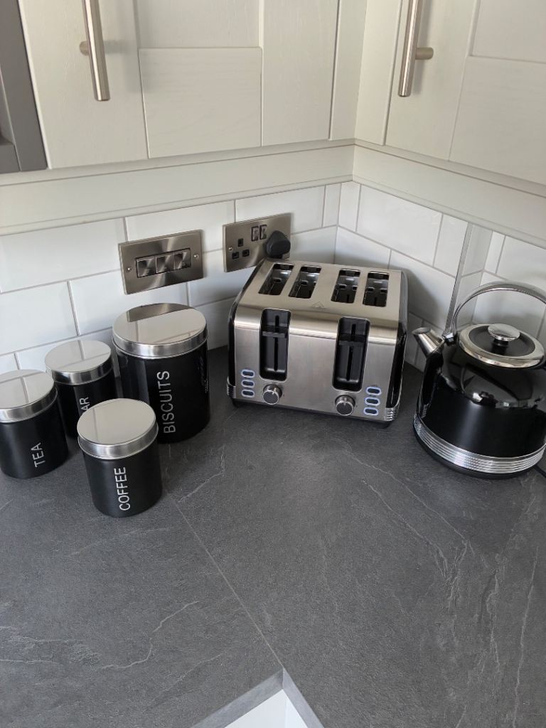 Kitchen utility set