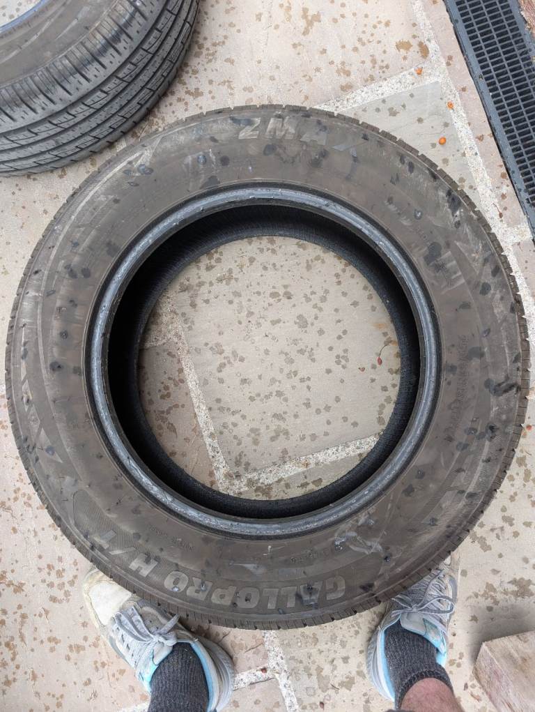 2 x 255 60 18 tyre 