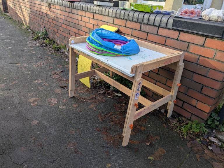 Free stuff, IKEA adjustable table, foldable tunnel, balance board, garden stuff etc