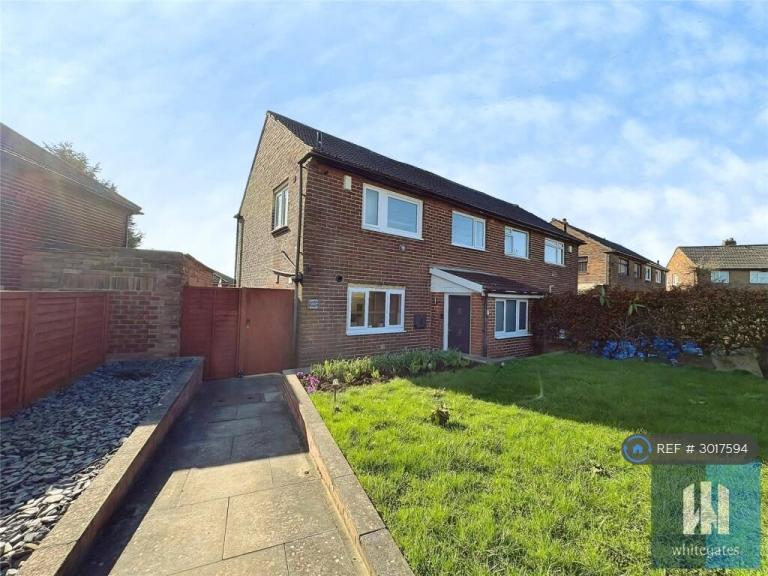 3 bedroom house in Northway Crescent, Mirfield, WF14 (3 bed) (#3017594)