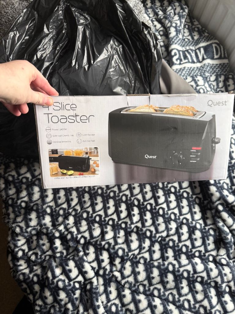 NEW Quest 4 Slice Toaster - Black all boxed £20