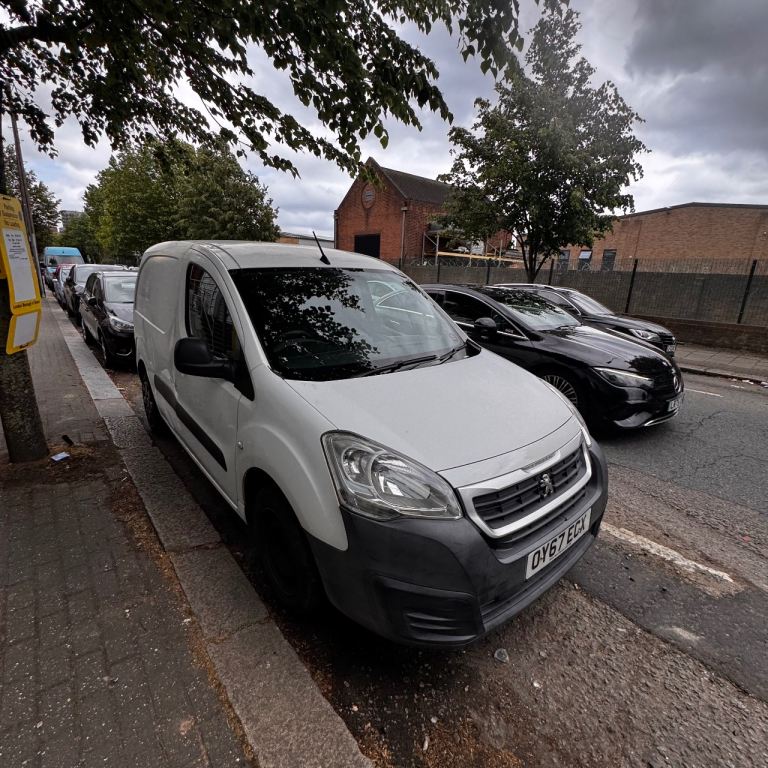 2017 Peugeot Partner Professional | 1 Owner | ULEZ | NO VAT | 2 Keys