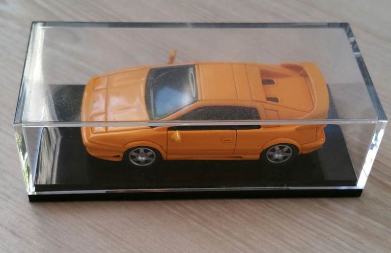 1 Lotus Esprit model Car + 1 Lotus Matchbox Europa Car