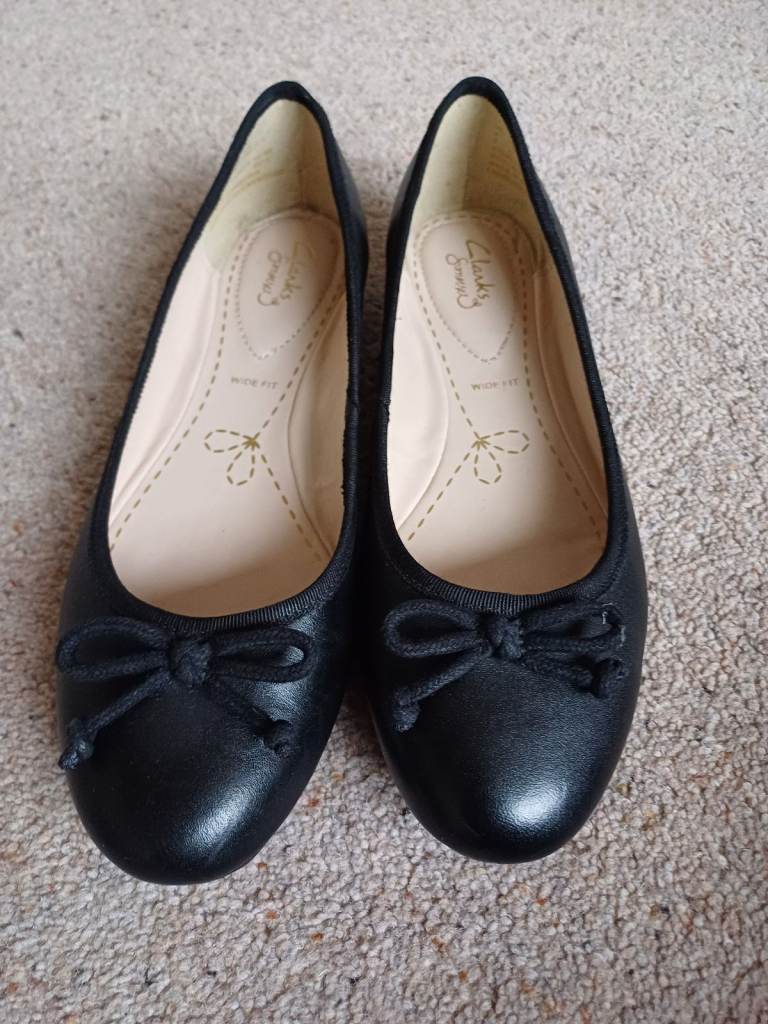 Black Ladies Leather Clarks Ballet Flat Shoes