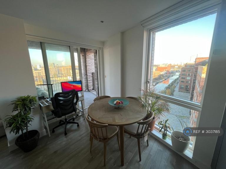 1 bedroom flat in Murdoch Court, London, E3 (1 bed) (#3037185)