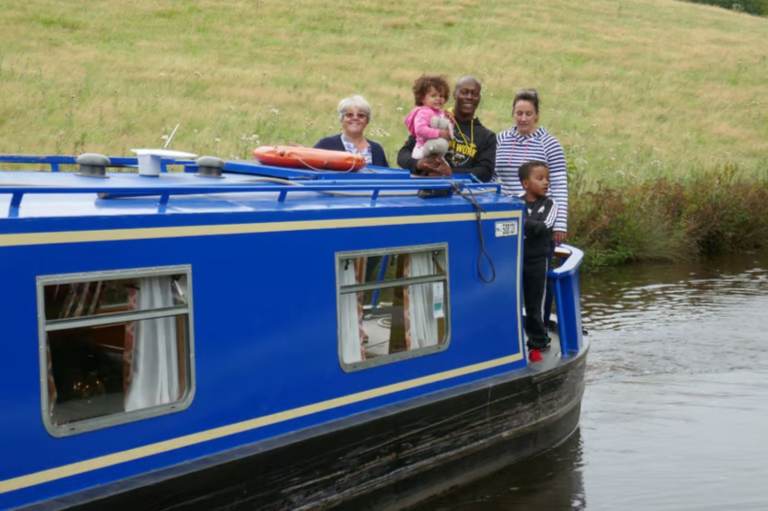 Canal Boat Holiday – 6 berth narrowboat – up to 14 nights, 26 July to 9 Aug 2026