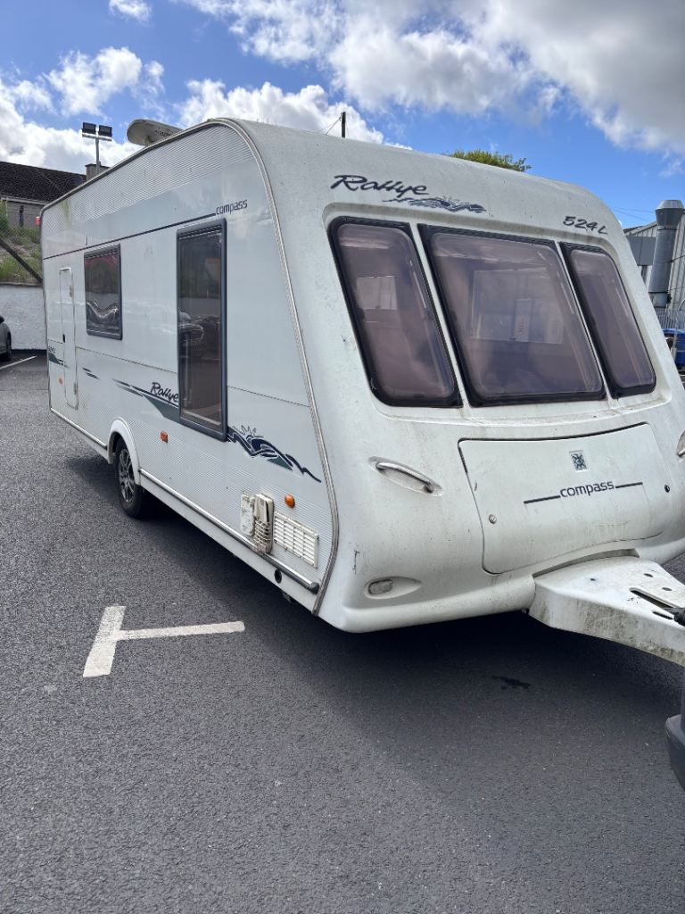 2004 Compass Rallye 524L touring caravan.