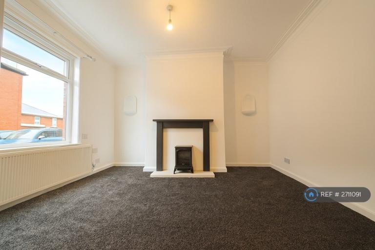 2 bedroom house in Alexandra Street, Ashton-Under-Lyne, OL6 (2 bed) (#2711091)