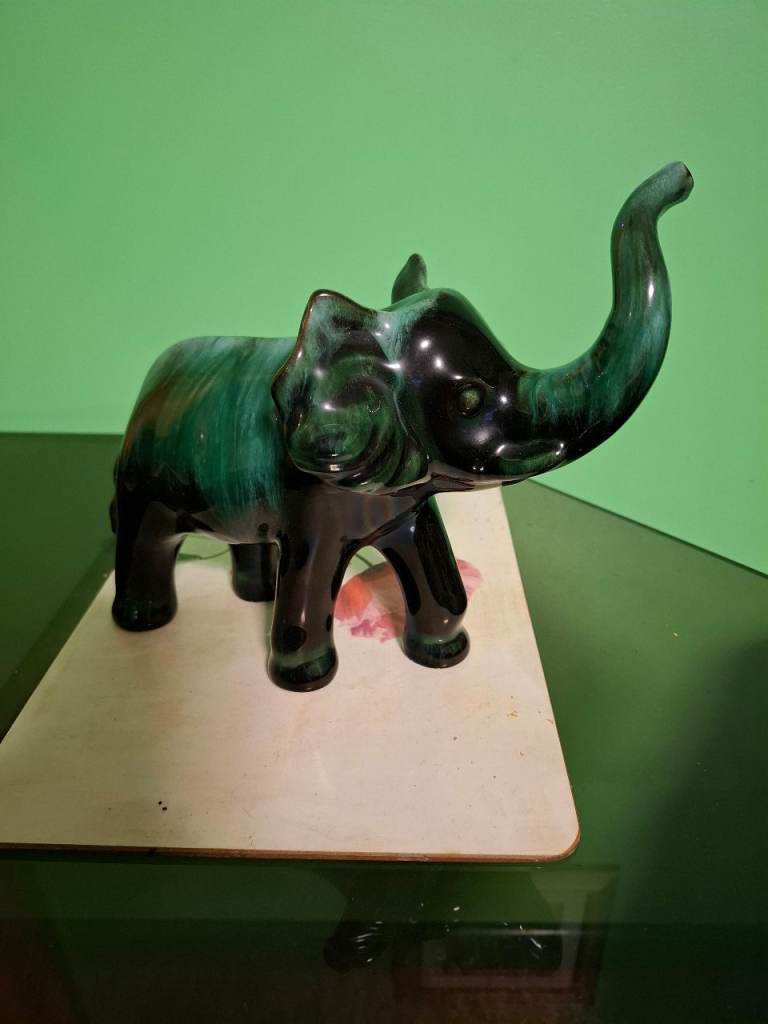4 vintage Canadian blue  Mountain pottery elephants collectors pieces.