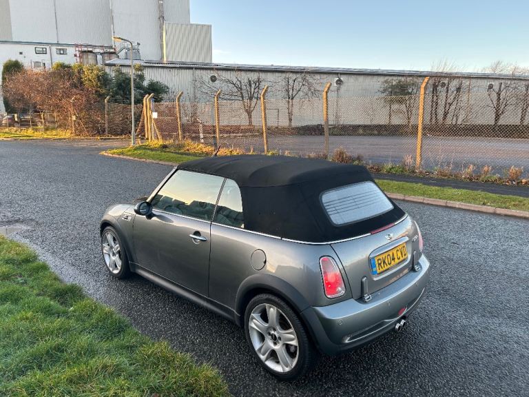 Mini, CONVERTIBLE, Convertible, 2004, Manual, 1598 (cc), 2 doors