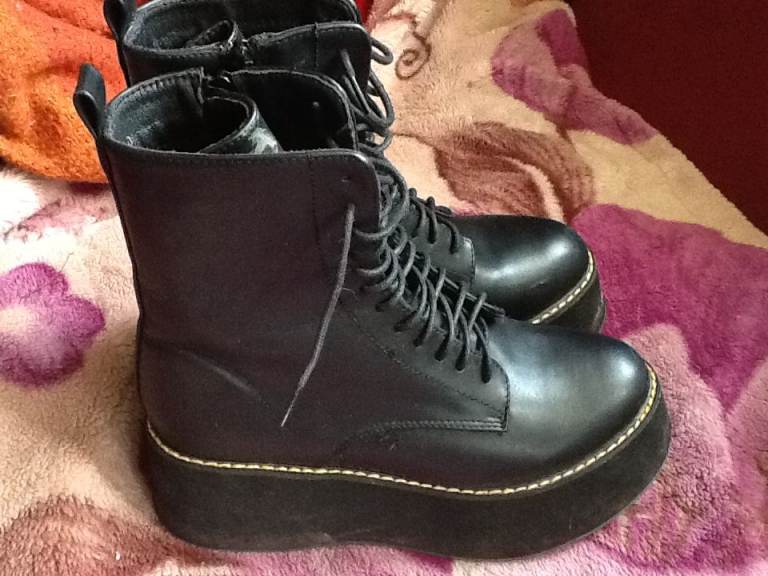 Black Platform Chunky High Sole Lace-Up Boots by Roi – Good Condition