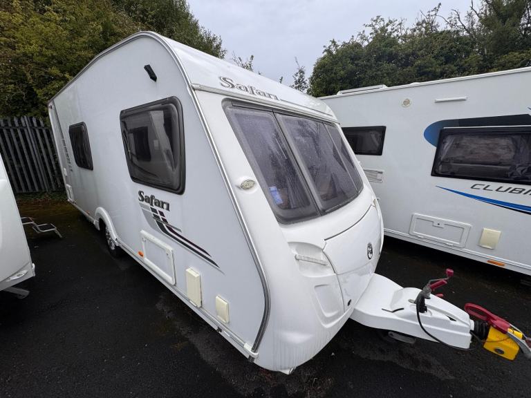 SWIFT SAFARI 560 2011 MODEL 4 BERTH REAR WASHROOM TOURING CARAVAN