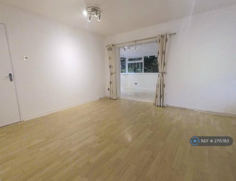 2 bedroom flat in Fulwood, Preston, PR2 (2 bed) (#2715783)