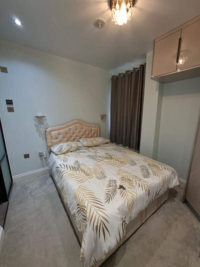 Spacious & Cosy Ensuite Room for Rent in - N20 0HE