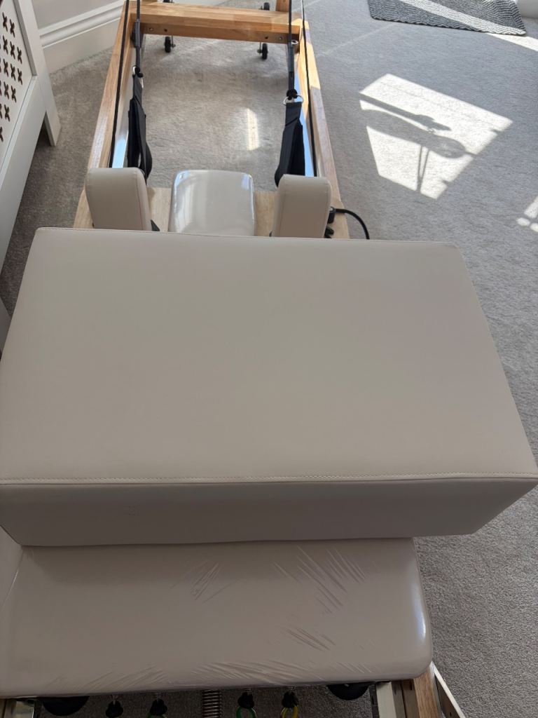 Pilates reformer machine 
