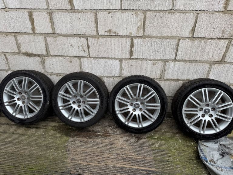 4x Alloy wheels 225 45 ZR 17 with Michelin Sport tyres 