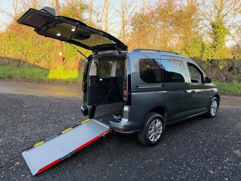  Volkswagen Caddy 1.5 TSI Life 5dr DSG AUTOMATIC WHEELCHAIR ACCESSIBLE VEHICLE