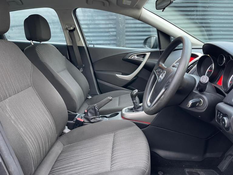 Vauxhall, ASTRA, Hatchback, 2010, Manual, 1398 (cc), 5 doors