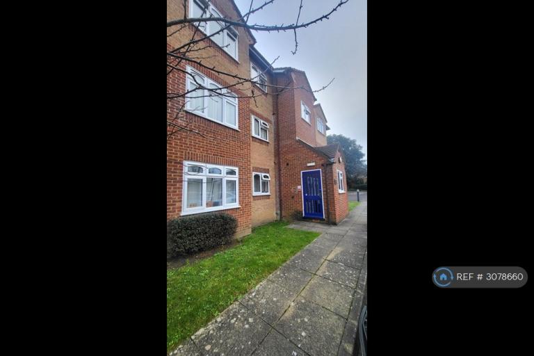 Studio flat in Corfe Place, Maidenhead, SL6 (#3078660)