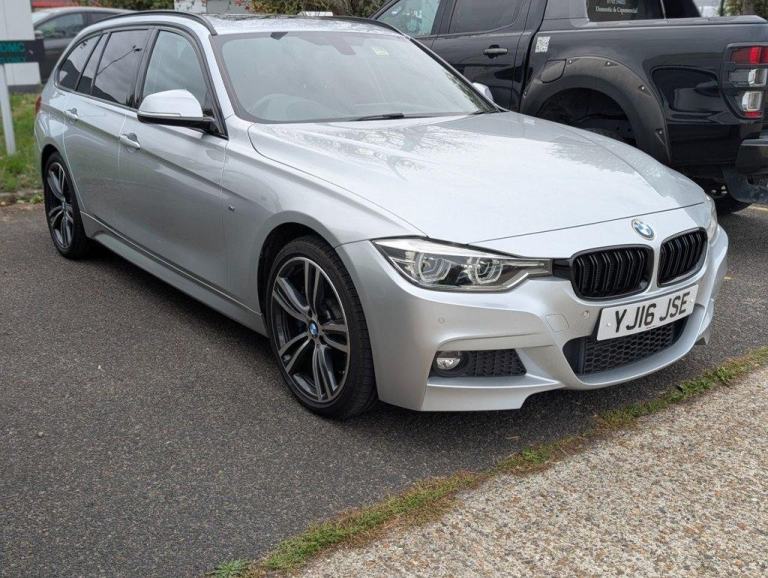 BMW 3 SERIES 330D M SPORT TOURING 2016 - PAN ROOF - HEAD UP DISPLAY -  A BEAUTY