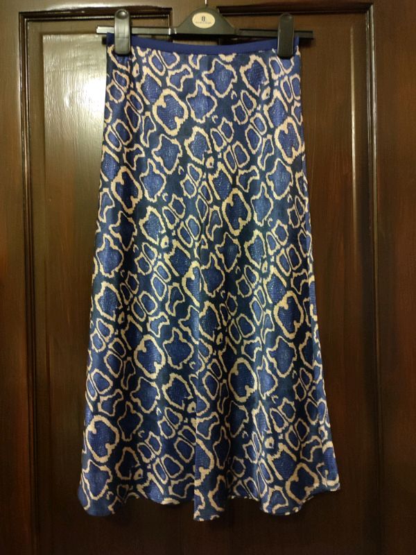 image for NEW M&S SATIN SKIRT SIZE 8 REGULAR 