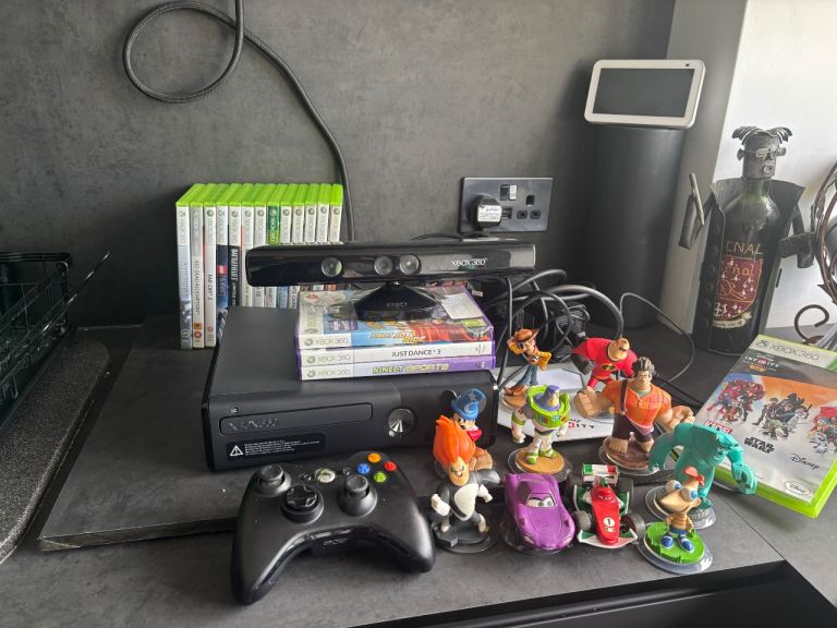Large Xbox 360 bundle 