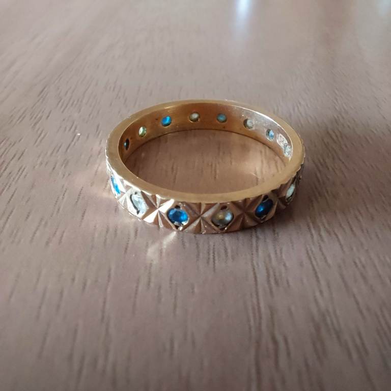 Vintage 9ct solid Gold Spinel eternity ring