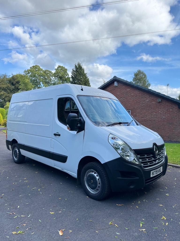 2019 Renault Master LM35dCi 130 Premier Edition Medium Roof Van PANEL VAN Diesel Manual