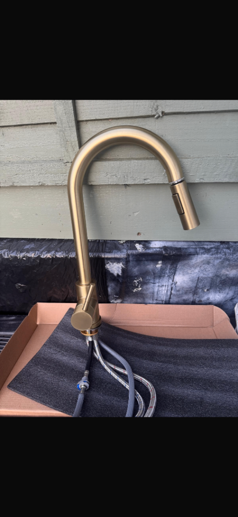 New Gold Kitchen Mixer Tap with Pull-Out Spray