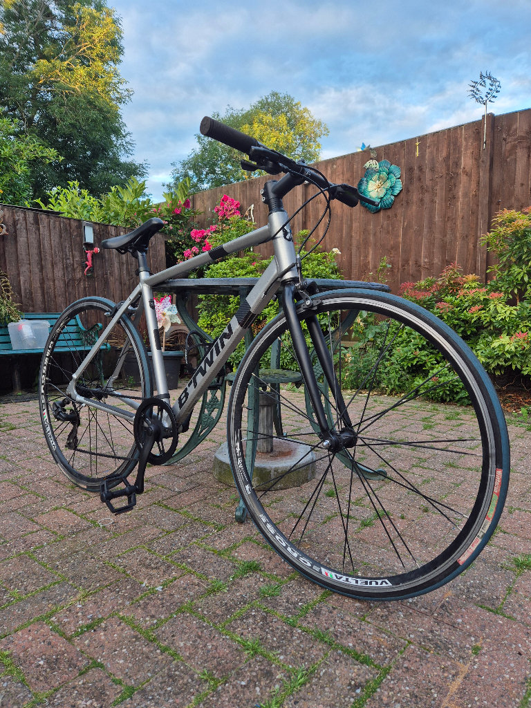 TRIBAN, 7 Speed, Ultralite Road/Gravel Bike.
