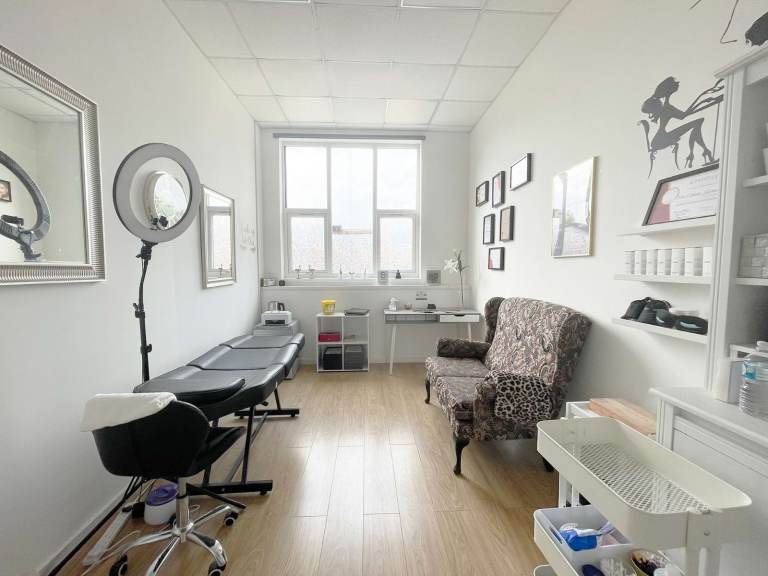 New Beauty Room | Tattoo Studio | Creative Space | Office to Rent in Leyton Midland E10