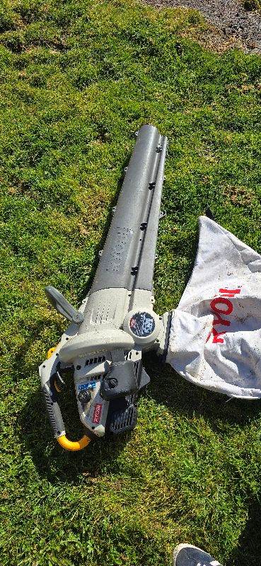 RYOBI  leaf blower 