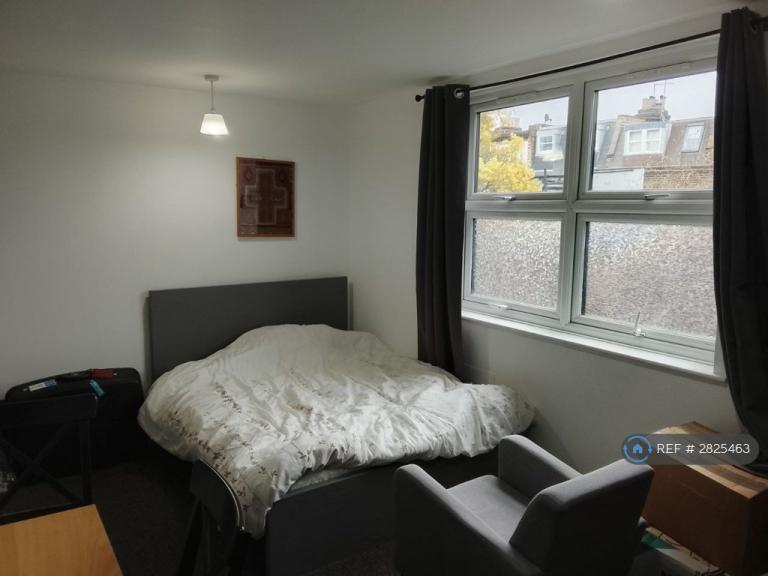 Studio flat in Spencer Mews, London, W6 (#2825463)
