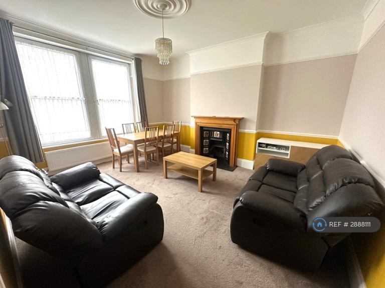 1 bedroom flat in Temple Road, London, N8 (1 bed) (#2888111)