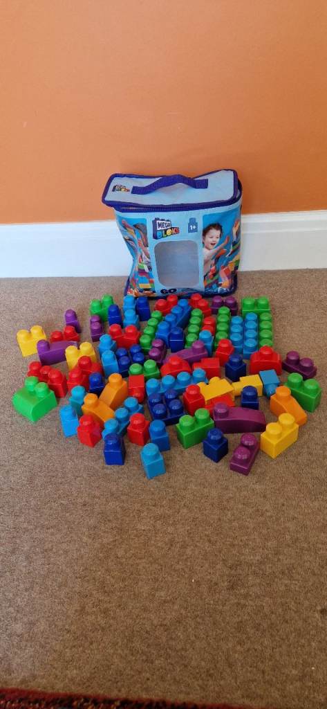 MEGA BLOKS BIG BUILDING BAG. 70 PIECES. IN EXCELLENT CONDITION.