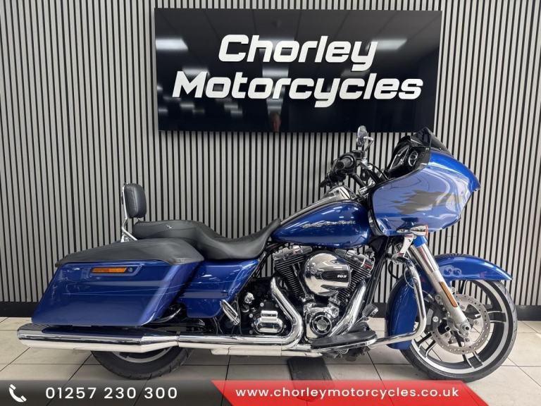 2016 Harley Davidson road Glide 1690cc FLTRX sp in blue, custom cruiser with...