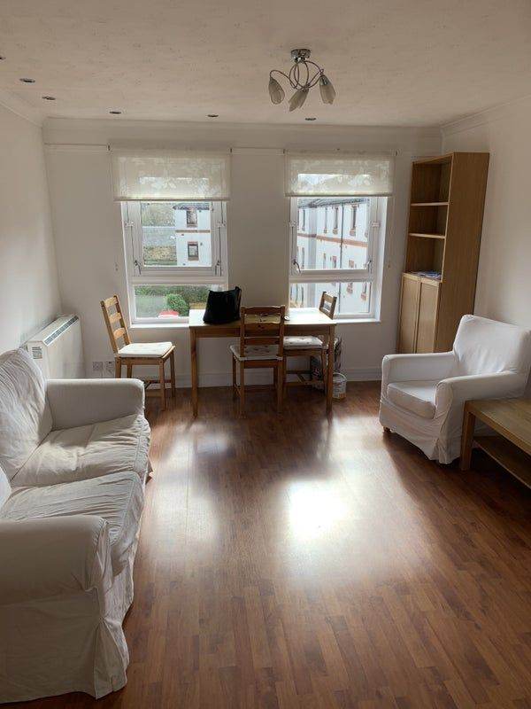 Lovely light top floor (2nd) two dbl bedroom flat on Polwarth Terrace